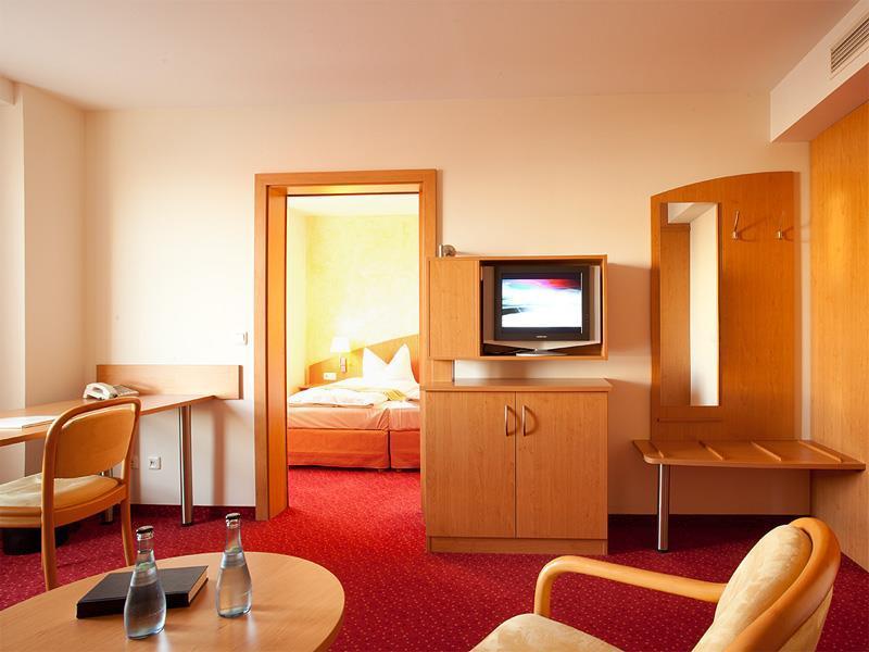 Hotel Alarun อุนเทอร์ชไลสส์ไฮม์ ห้อง รูปภาพ