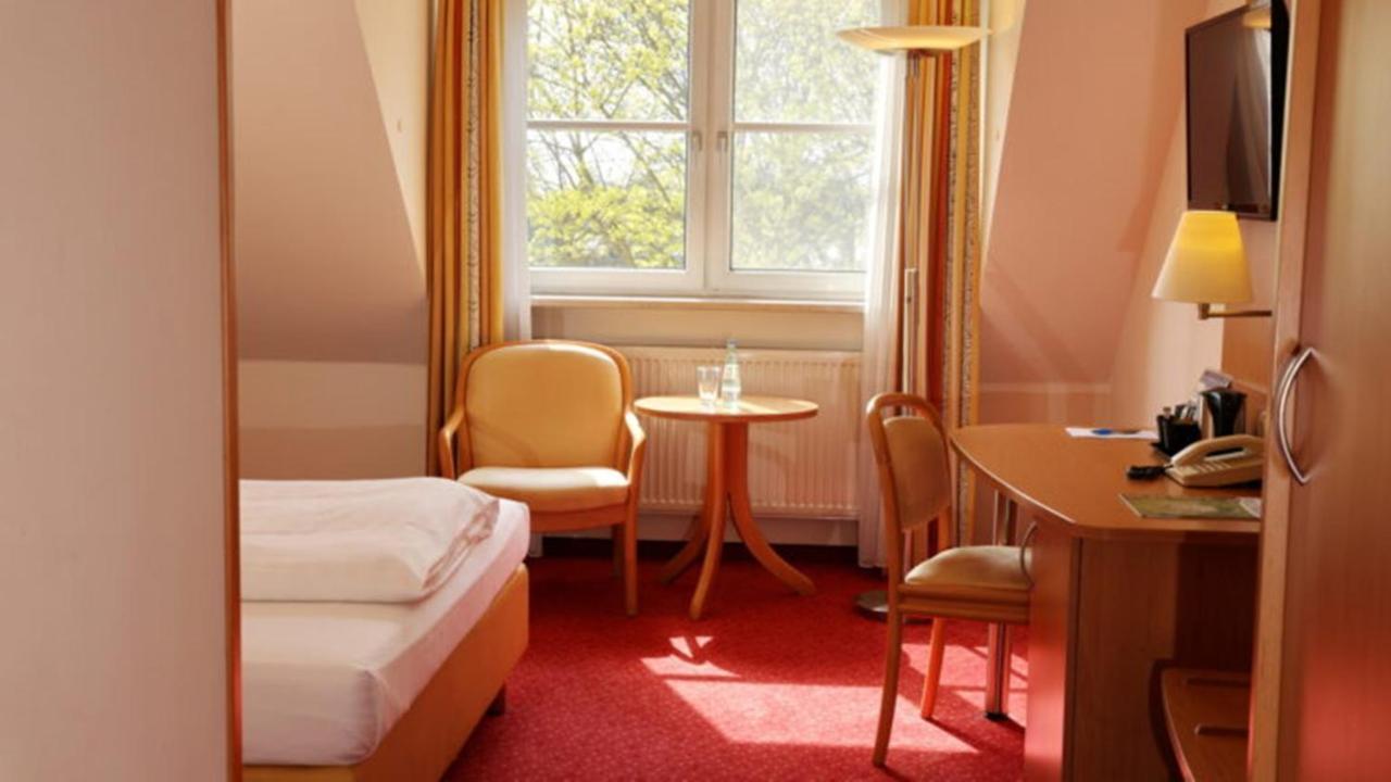 Hotel Alarun อุนเทอร์ชไลสส์ไฮม์ ภายนอก รูปภาพ