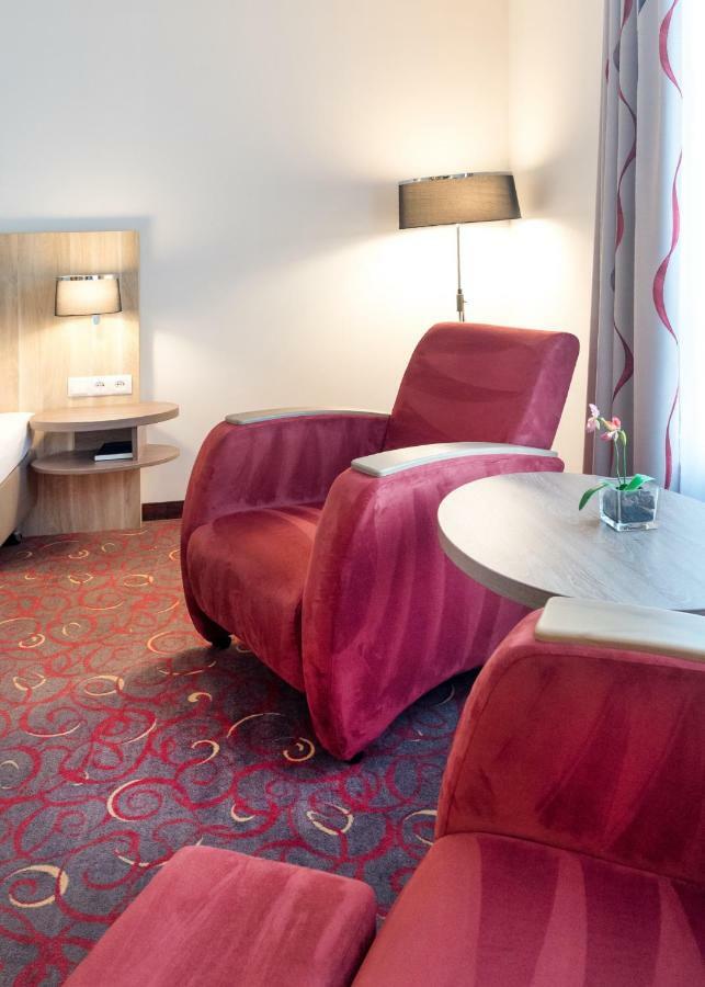 Hotel Alarun อุนเทอร์ชไลสส์ไฮม์ ภายนอก รูปภาพ