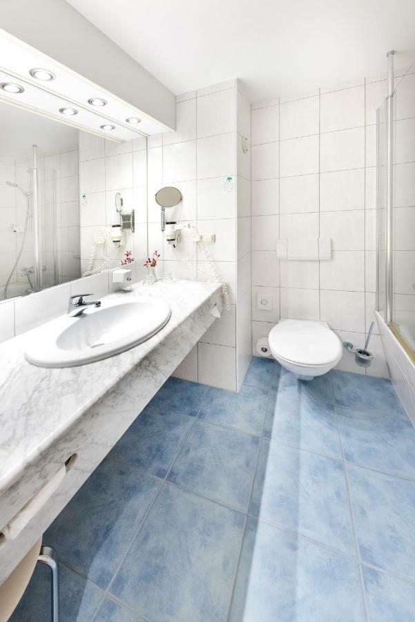 Hotel Alarun อุนเทอร์ชไลสส์ไฮม์ ภายนอก รูปภาพ