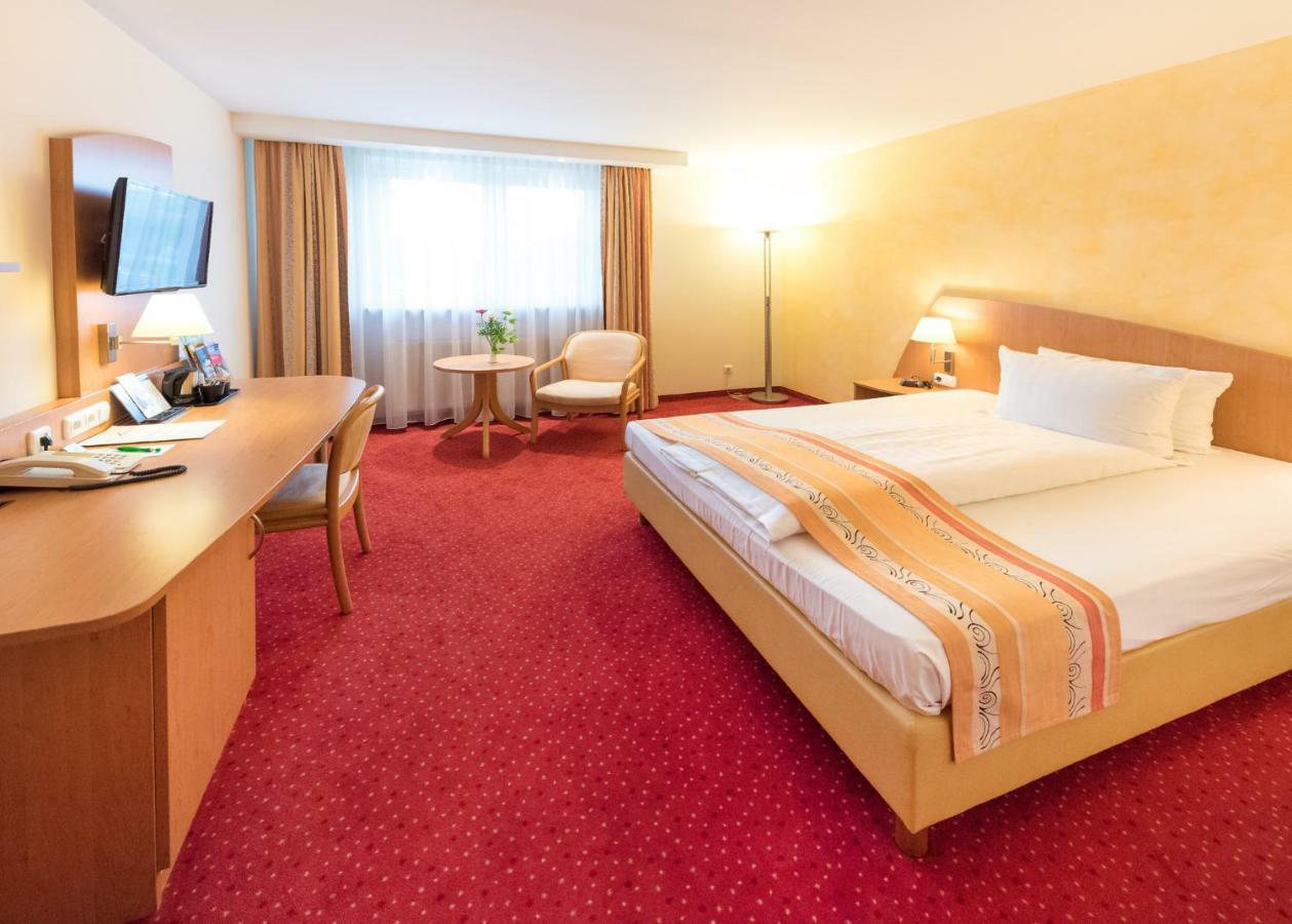 Hotel Alarun อุนเทอร์ชไลสส์ไฮม์ ภายนอก รูปภาพ