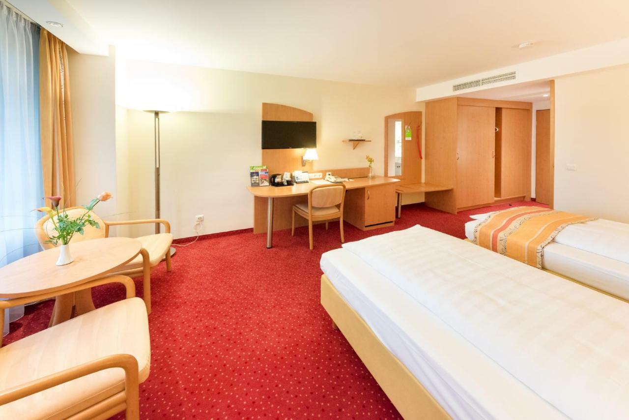 Hotel Alarun อุนเทอร์ชไลสส์ไฮม์ ภายนอก รูปภาพ