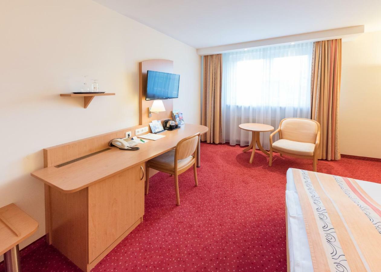 Hotel Alarun อุนเทอร์ชไลสส์ไฮม์ ภายนอก รูปภาพ