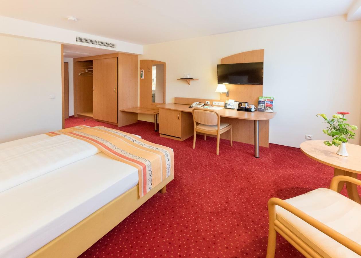 Hotel Alarun อุนเทอร์ชไลสส์ไฮม์ ภายนอก รูปภาพ